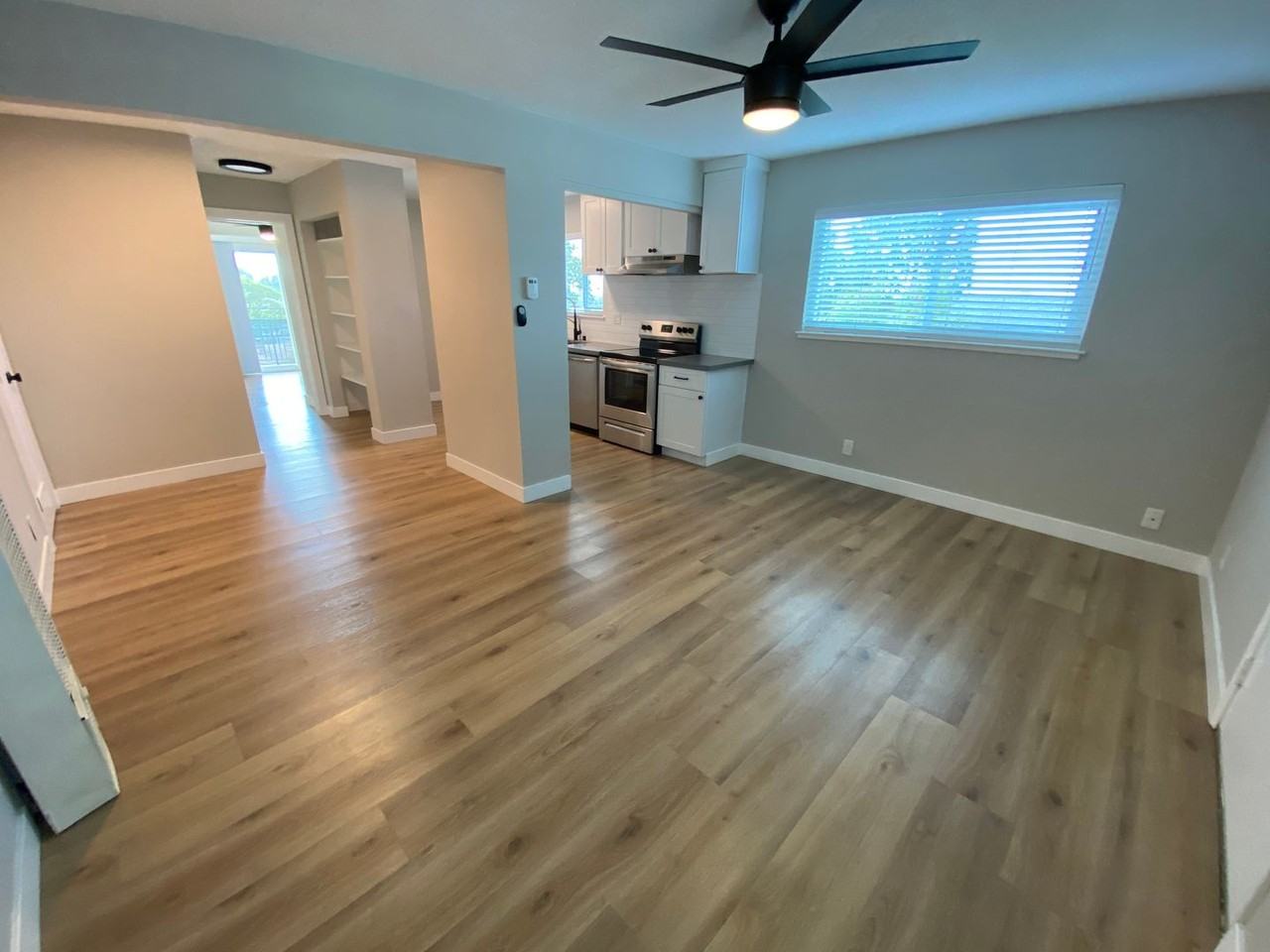 Listing photo 1 of 5