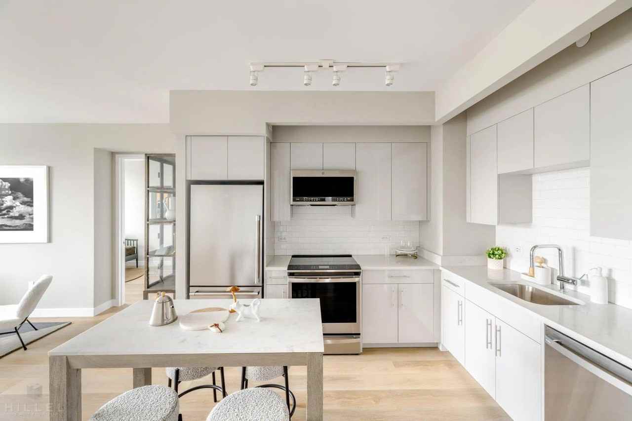 Listing photo 1 of 5