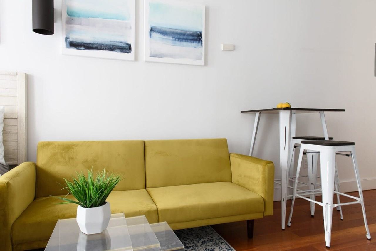 Listing photo 1 of 5