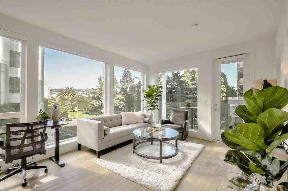 Listing photo 1 of 5