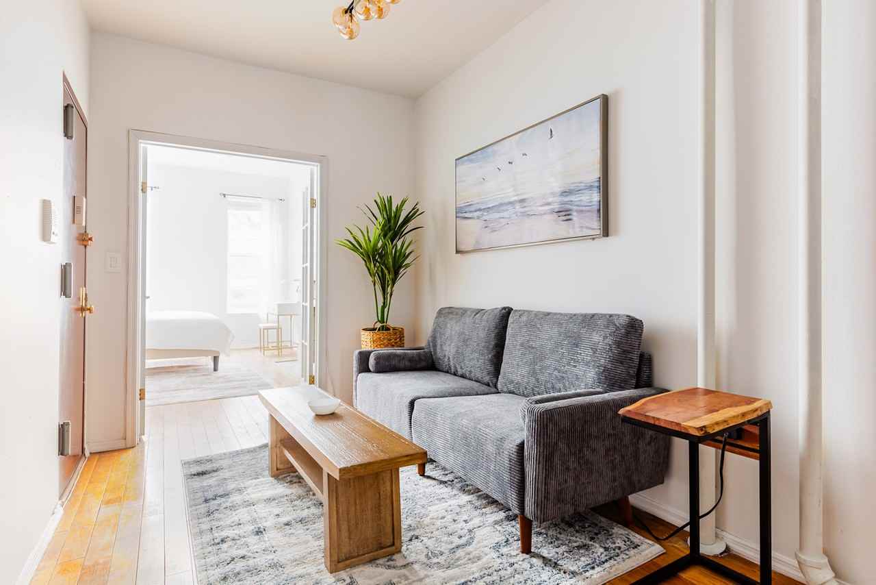 Listing photo 1 of 5