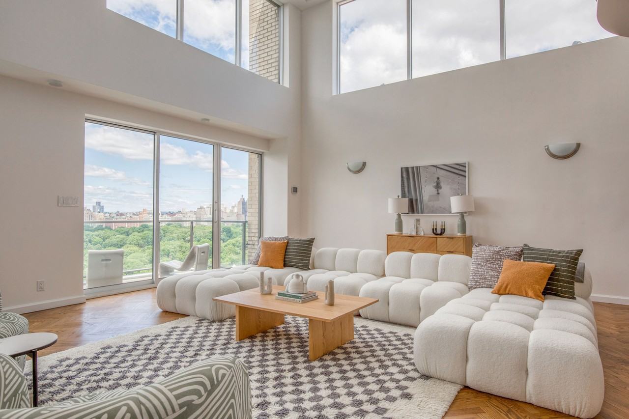 Listing photo 1 of 5