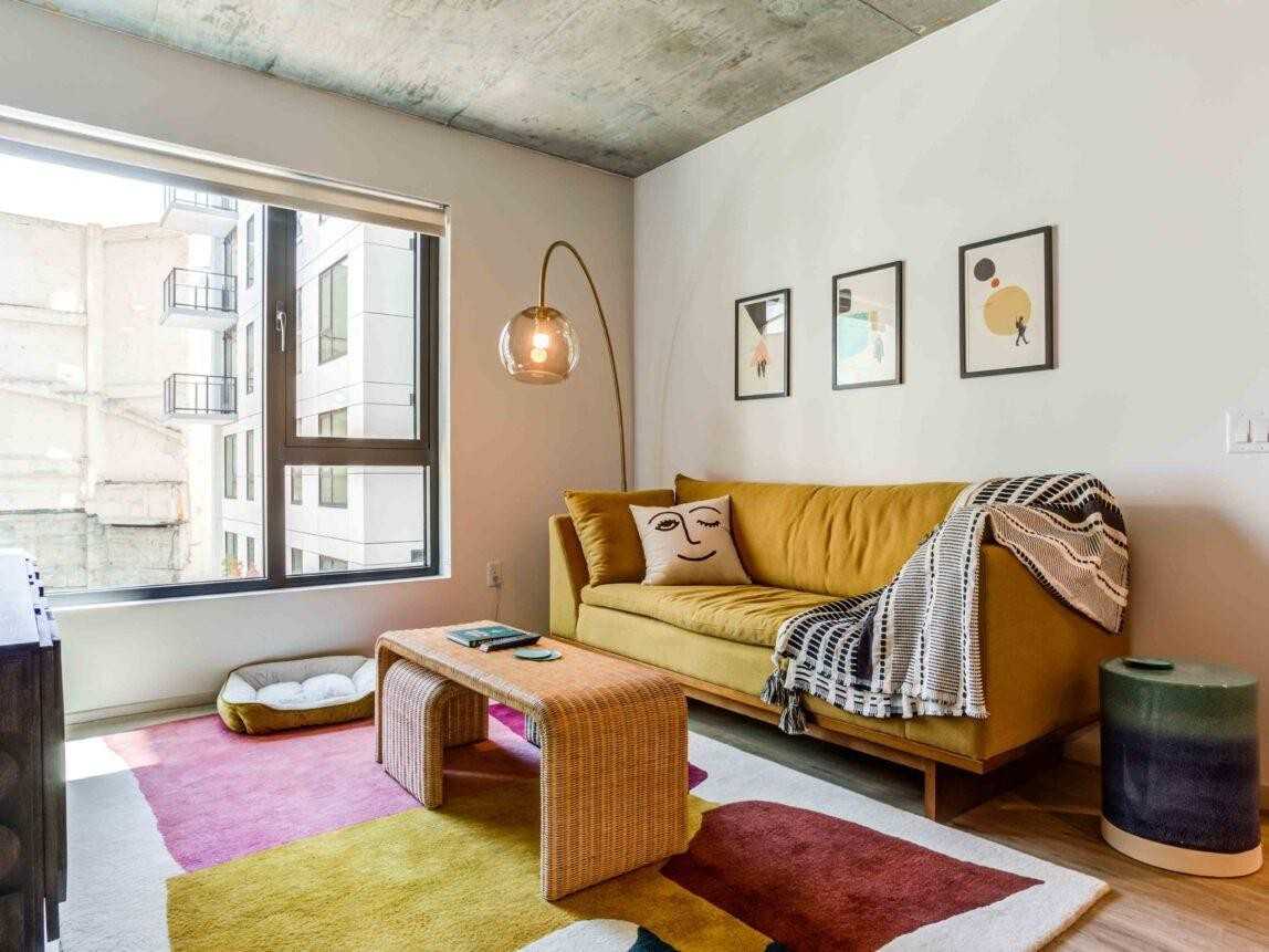 Listing photo 1 of 5