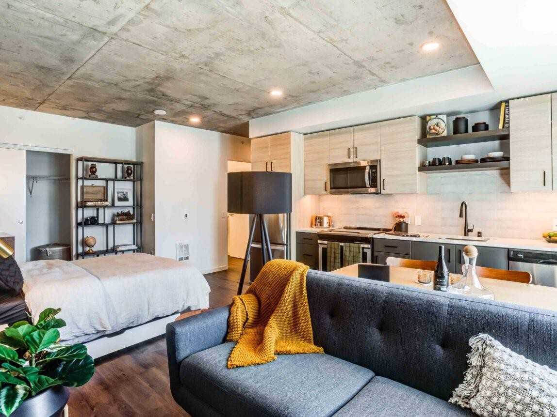 Listing photo 1 of 5