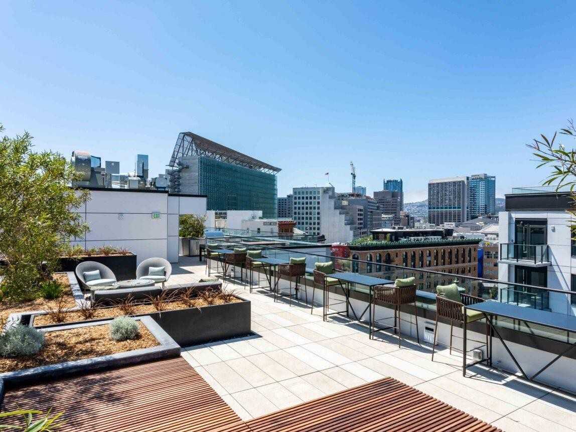 Listing photo 1 of 5