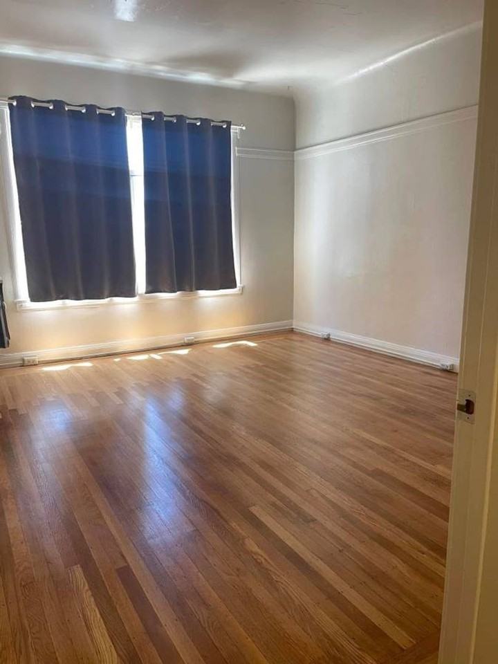 Listing photo 1 of 5