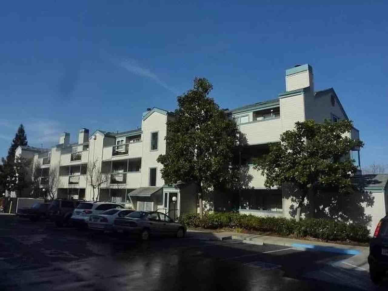 Listing photo 1 of 5