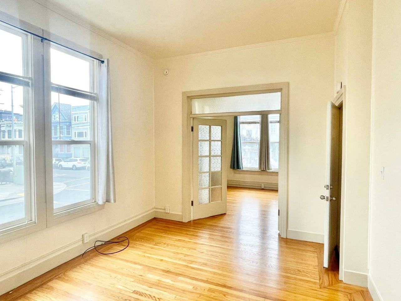 Listing photo 1 of 5