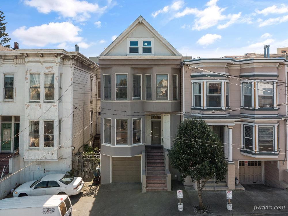 Listing photo 1 of 5