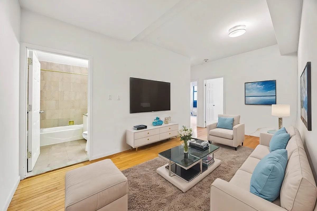 Listing photo 1 of 5