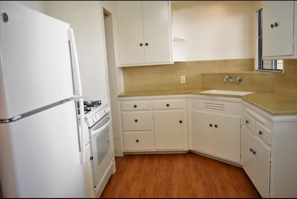 Listing photo 1 of 5