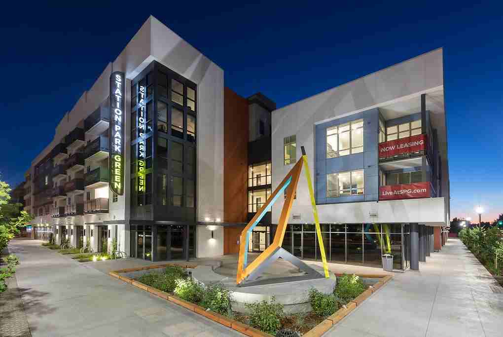 Listing photo 1 of 5