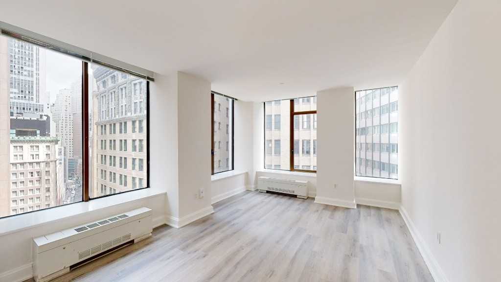 Listing photo 1 of 4