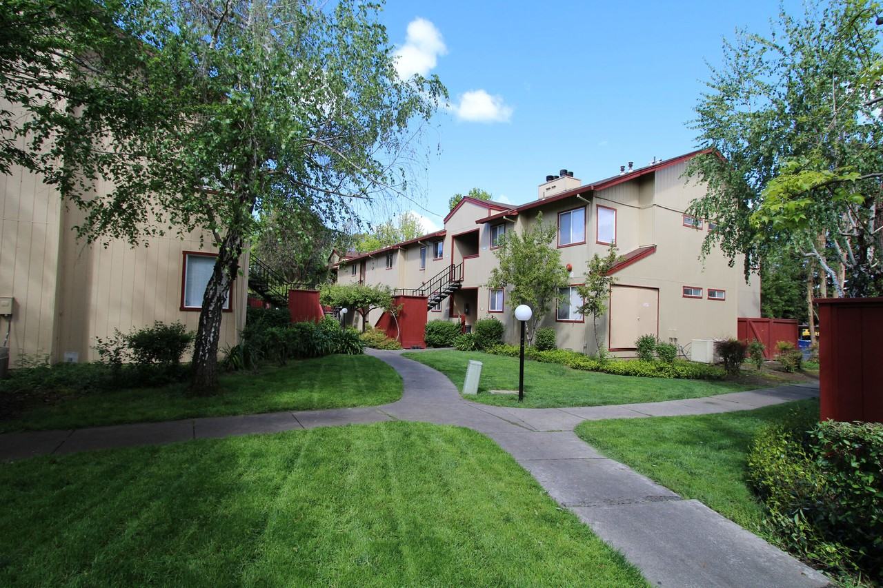 Listing photo 1 of 5
