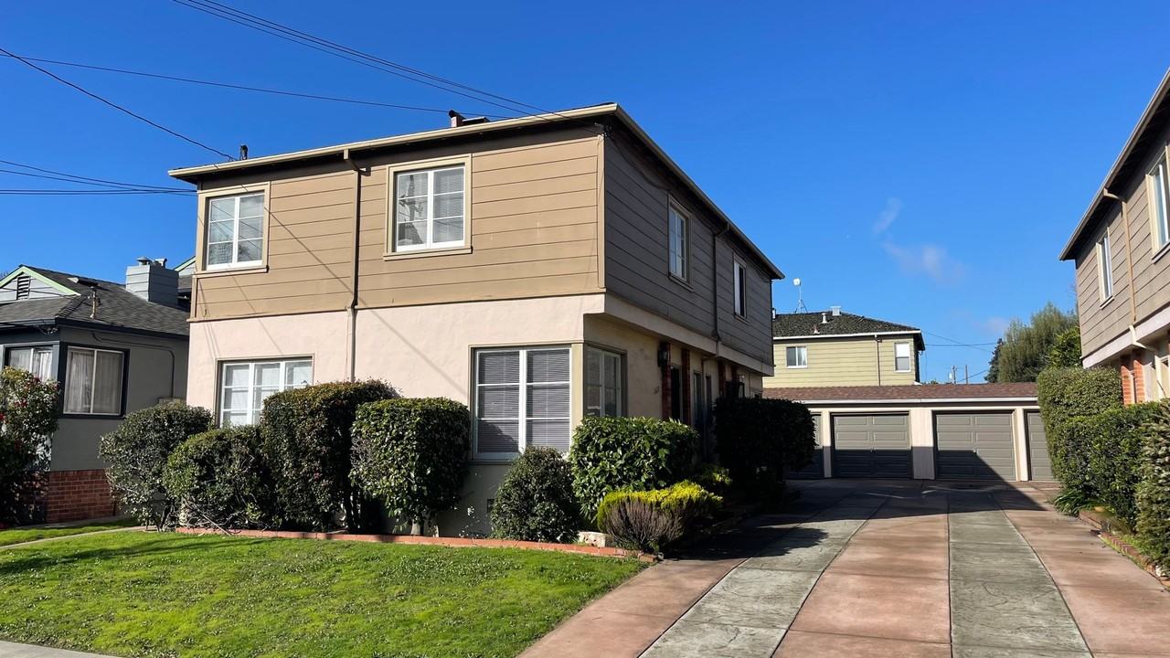 Listing photo 1 of 5