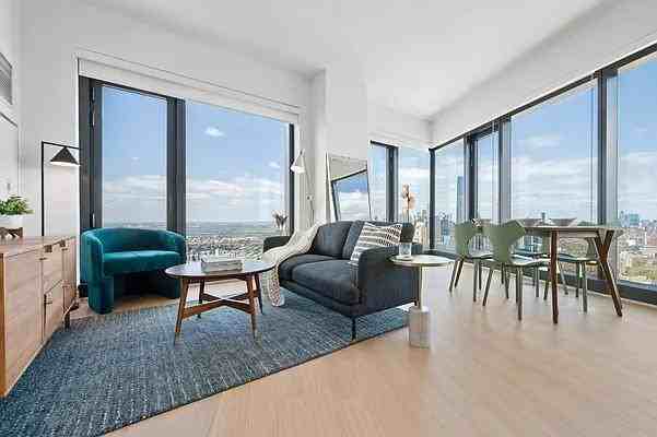 Listing photo 1 of 5