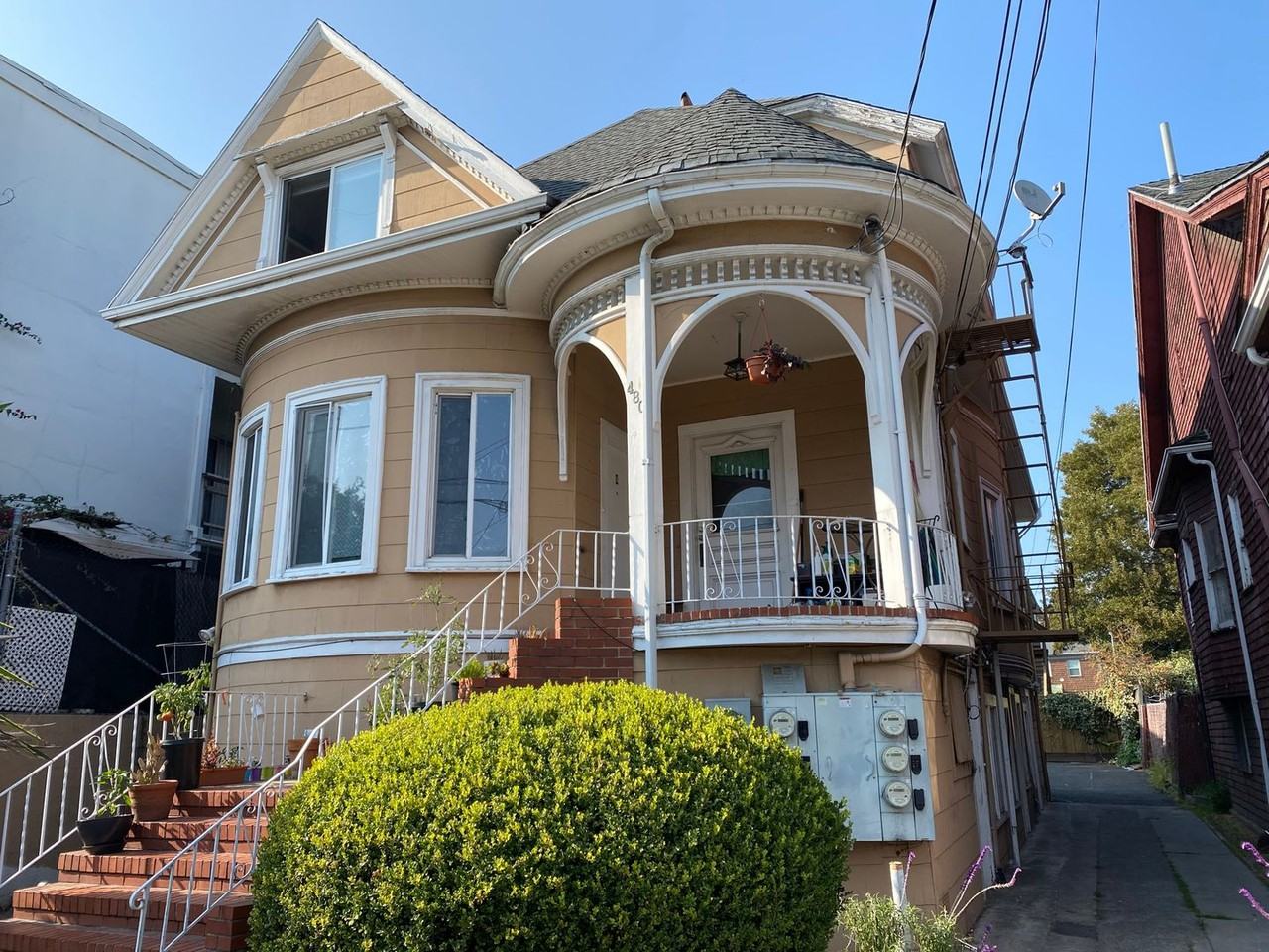 Listing photo 1 of 5