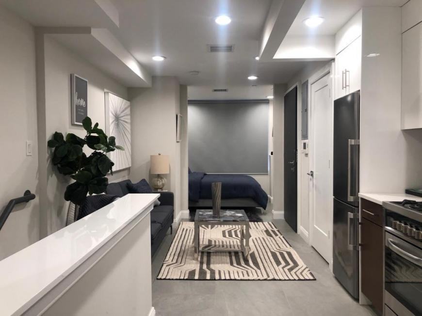 Listing photo 1 of 5