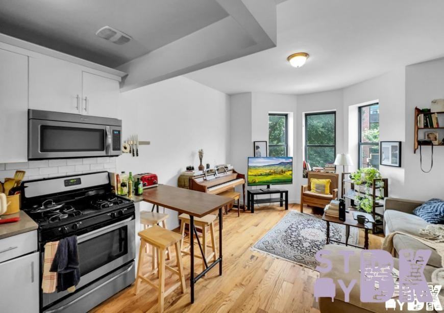 Listing photo 1 of 5