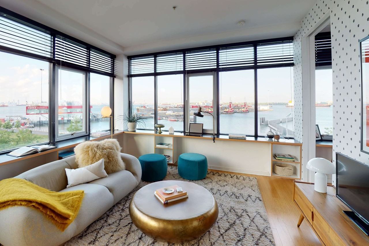 Listing photo 1 of 5