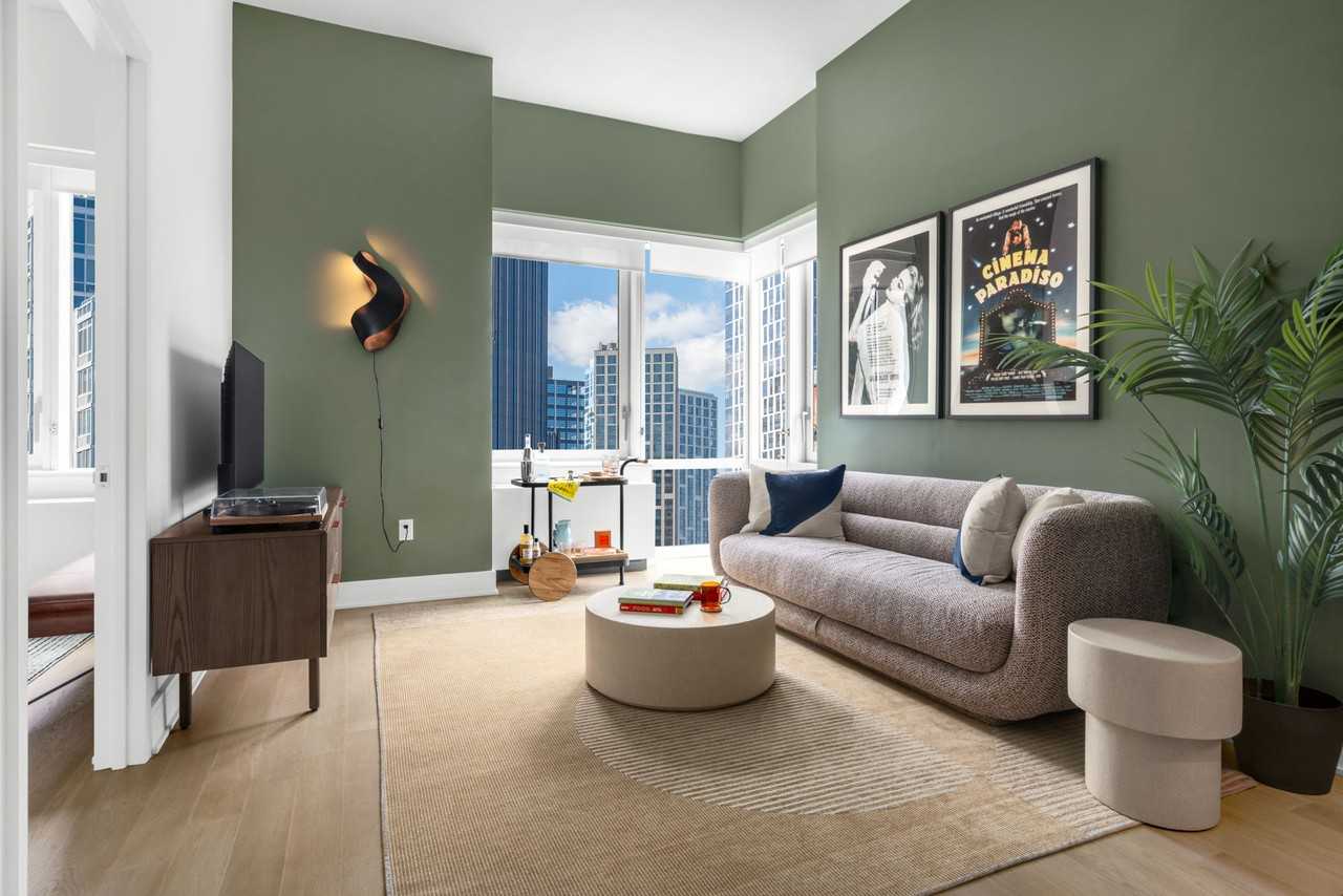 Listing photo 1 of 5