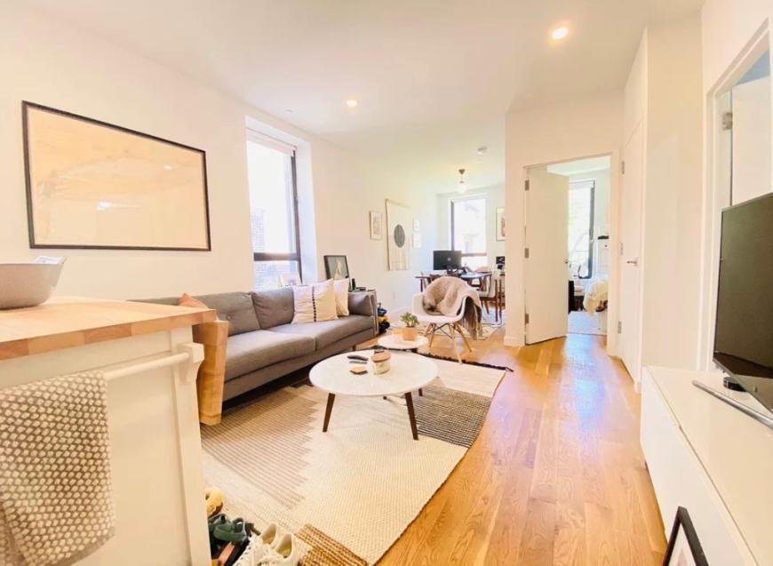 Listing photo 1 of 5