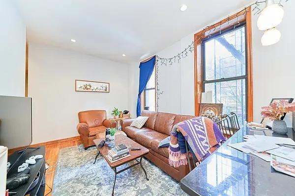 Listing photo 1 of 5