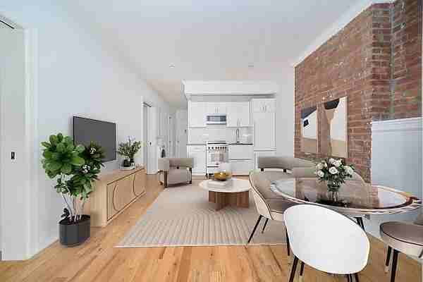 Listing photo 1 of 5