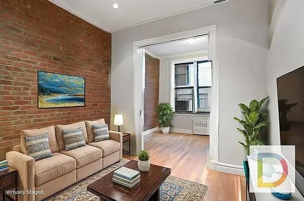 Listing photo 1 of 3