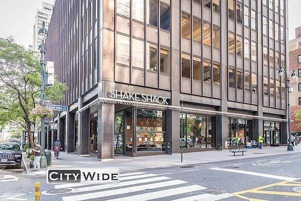 Listing photo 1 of 3