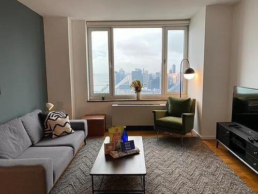 Listing photo 1 of 5