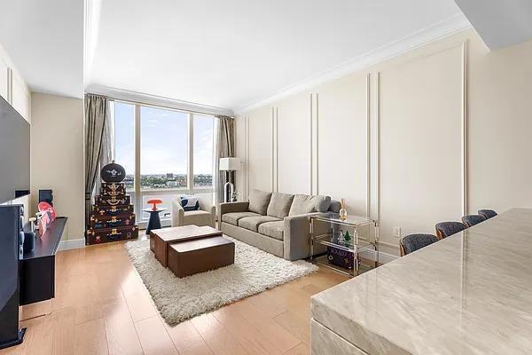 Listing photo 1 of 5