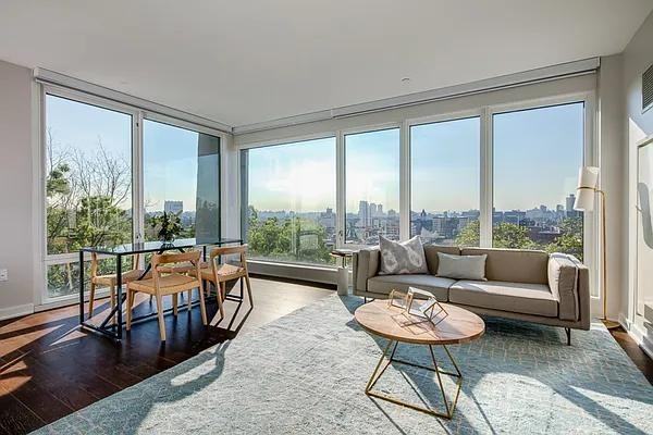 Listing photo 1 of 5