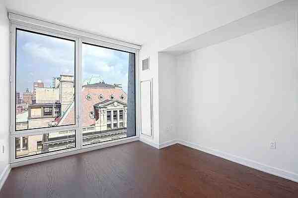 Listing photo 1 of 5