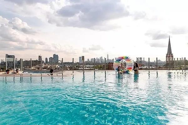 Listing photo 1 of 5