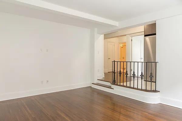 Listing photo 1 of 5