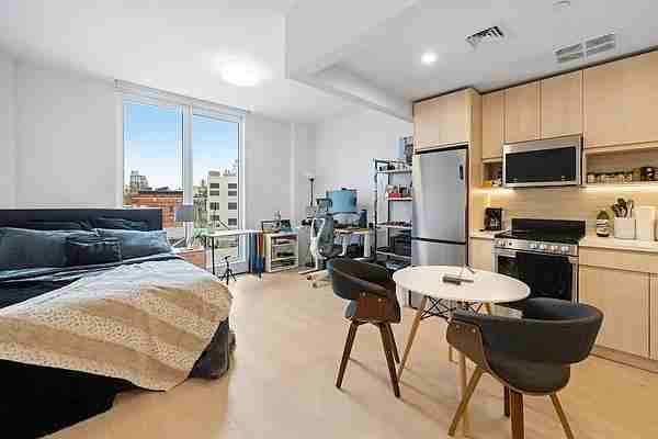 Listing photo 1 of 5