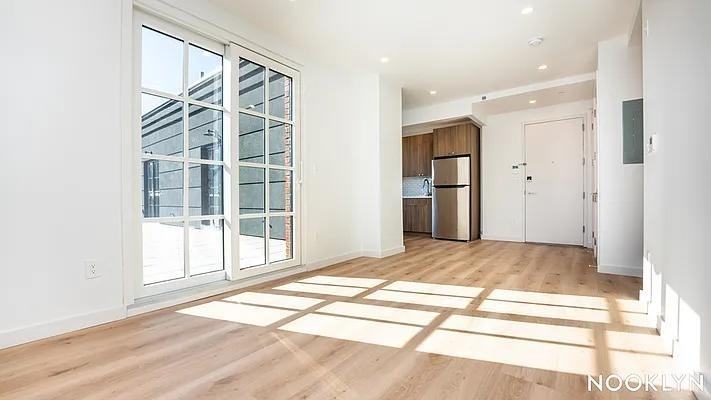 Listing photo 1 of 5