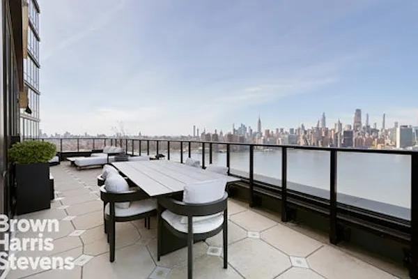 Listing photo 1 of 5