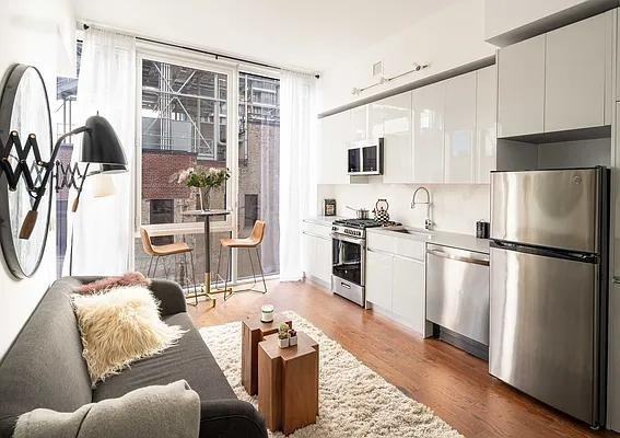 Listing photo 1 of 5