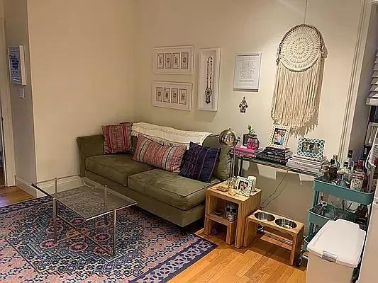 Listing photo 1 of 5