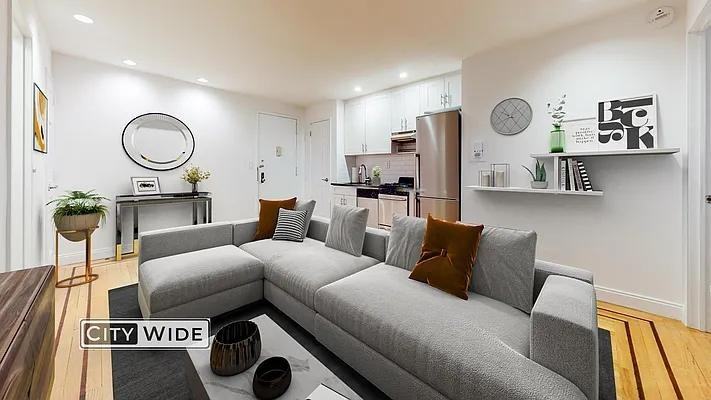 Listing photo 1 of 5