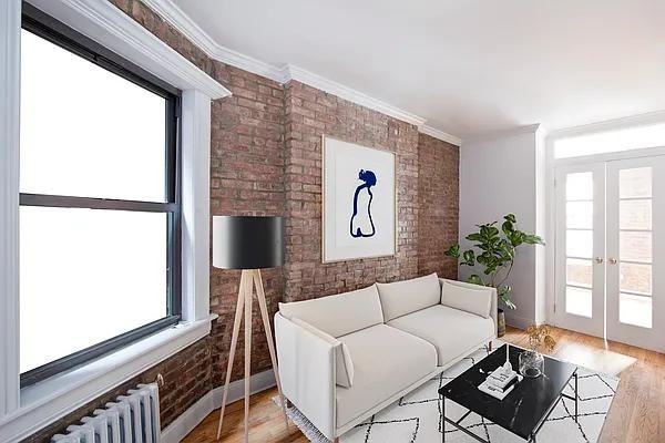 Listing photo 1 of 5