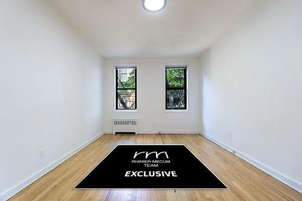 Listing photo 1 of 5