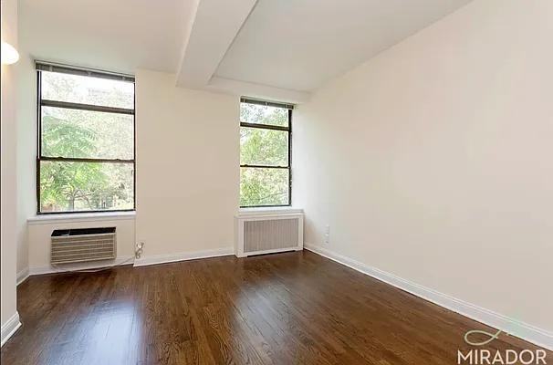 Listing photo 1 of 5