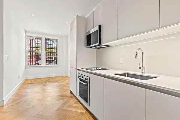 Listing photo 1 of 5