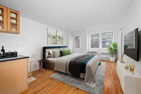 Listing photo 1 of 5