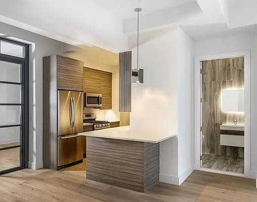 Listing photo 1 of 5