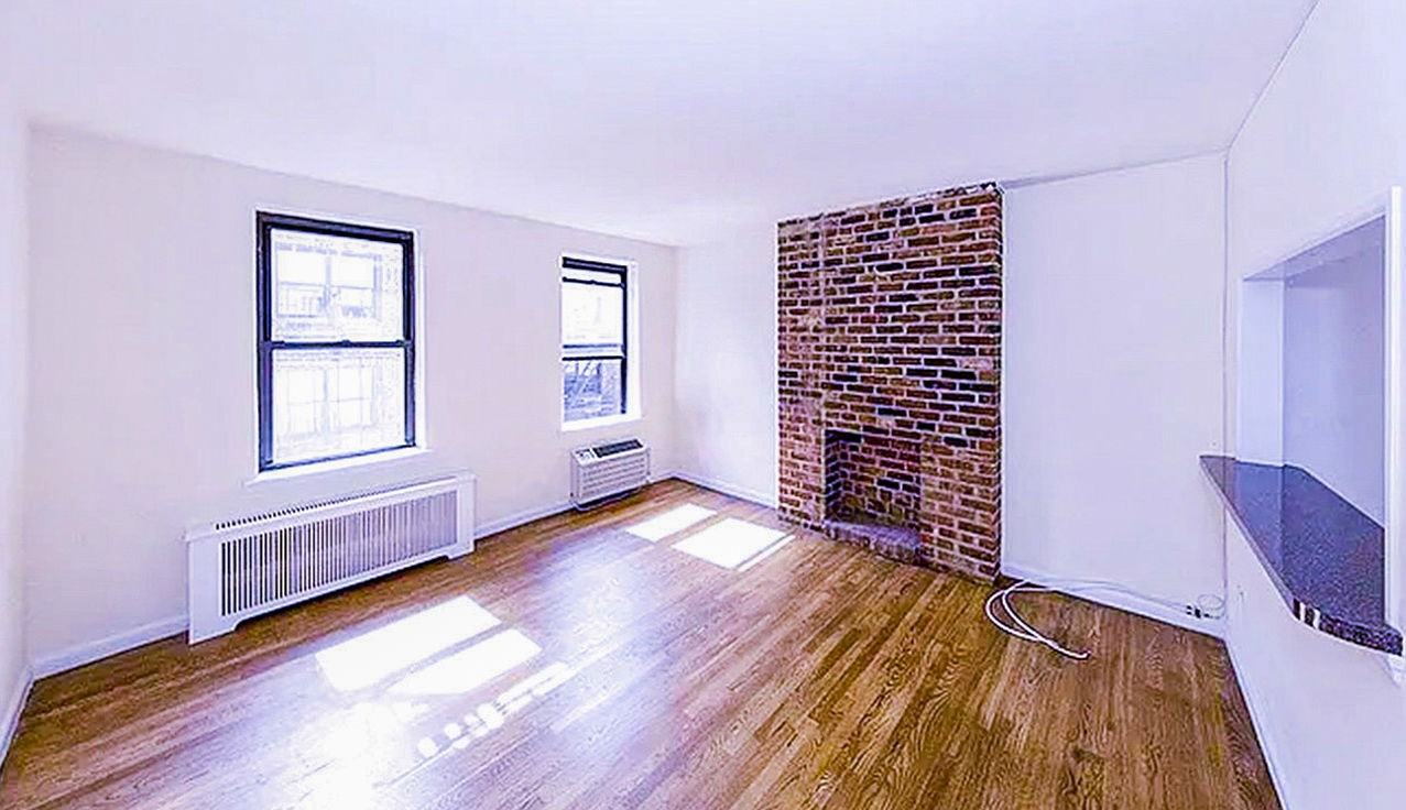 Listing photo 1 of 5