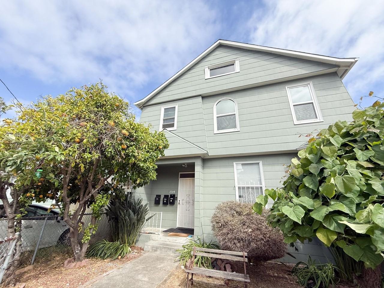 Listing photo 1 of 5
